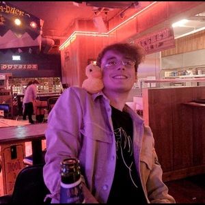 Meet your Posher, Dezarey